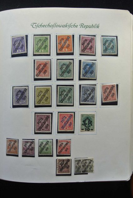 Stamp collection 26626 Czechoslovakia 1918-1988.