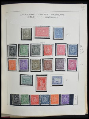 Stamp collection 28298 Yugoslavian territories 1866-1995.