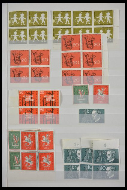 Stamp collection 28379 Bundespost 1958-2000 MNH stock.