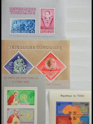 Stamp collection 28515 World souvenir sheets.