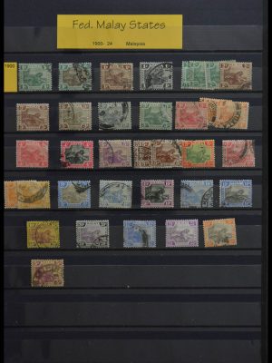 Stamp collection 28594 Malaysian States.