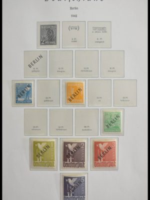 Stamp collection 28605 Berlin 1948-1990.