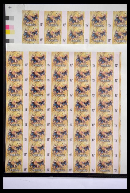 Stamp collection 28749 All world imperfs 1964-2000.