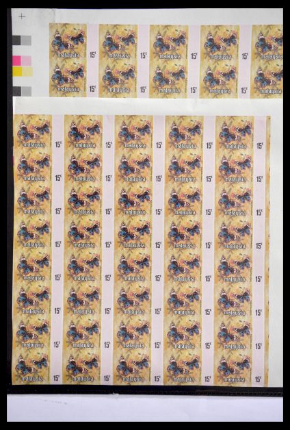 Stamp collection 28749 All world imperfs 1964-2000.