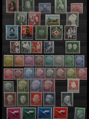 Stamp collection 29748 Bundespost 1952-1997.