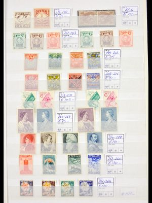 Stamp collection 30023 Netherlands 1924-1975.