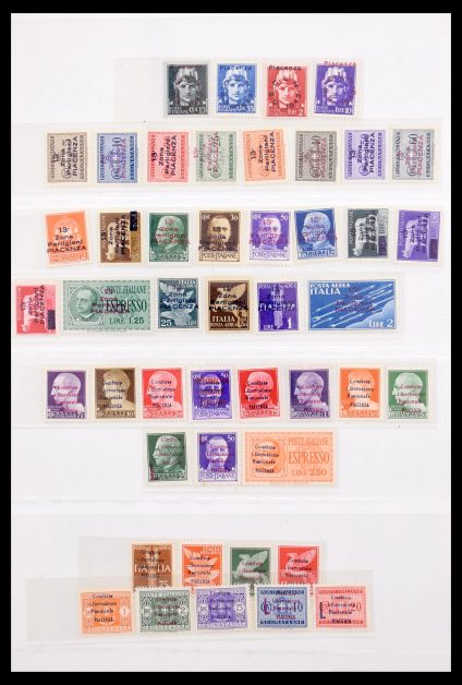 Stamp collection 30254 Italian liberation issues/local stamps 1943-1945.