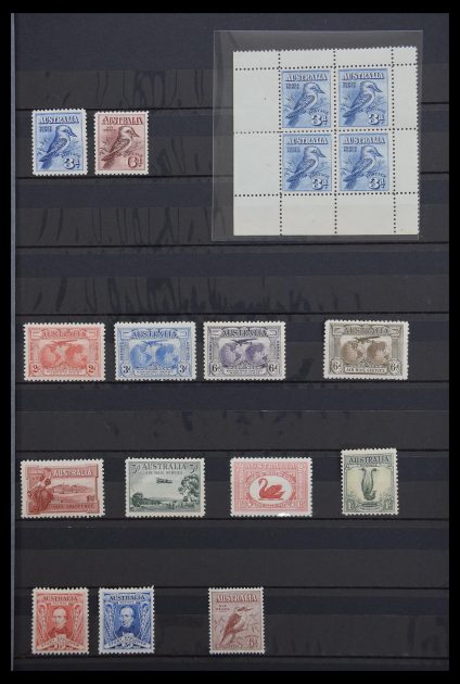 Stamp collection 30320 Australia.