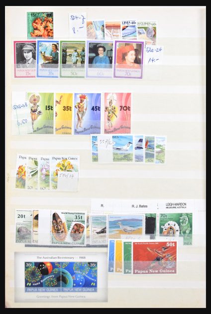 Stamp collection 30709 Papua New Guinea 1915-1990.