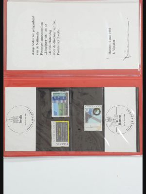 Stamp collection 31495 Netherlands special presentation packs.