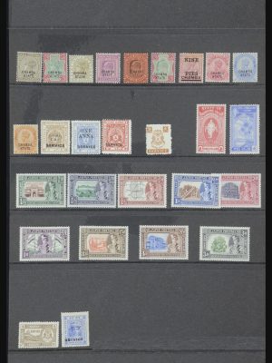 Stamp collection 31604 World sorting lot 1860-1980.