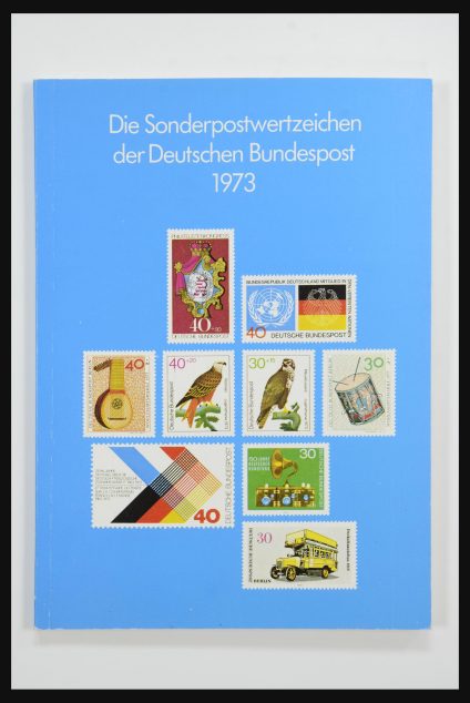 Stamp collection 31836 Bundespost yearbooks 1974-1999.