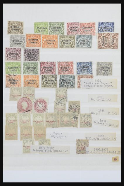 Stamp collection 31917 World sorting lot.