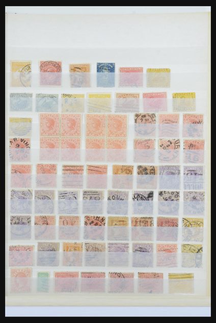 Stamp collection 31965 Australian States.