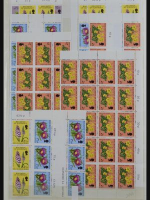 Stamp collection 32180 Guernsey 1972-1992.